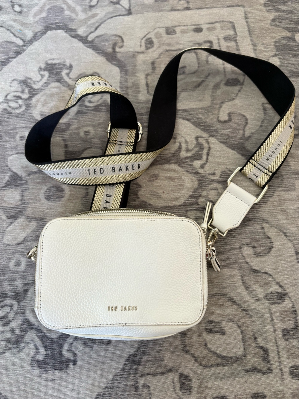 Ted Baker Small Crossbody Bag - Women - Leather - ivory/white - guc